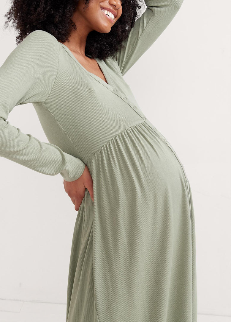Easy Nursing Outfits For The Holidays