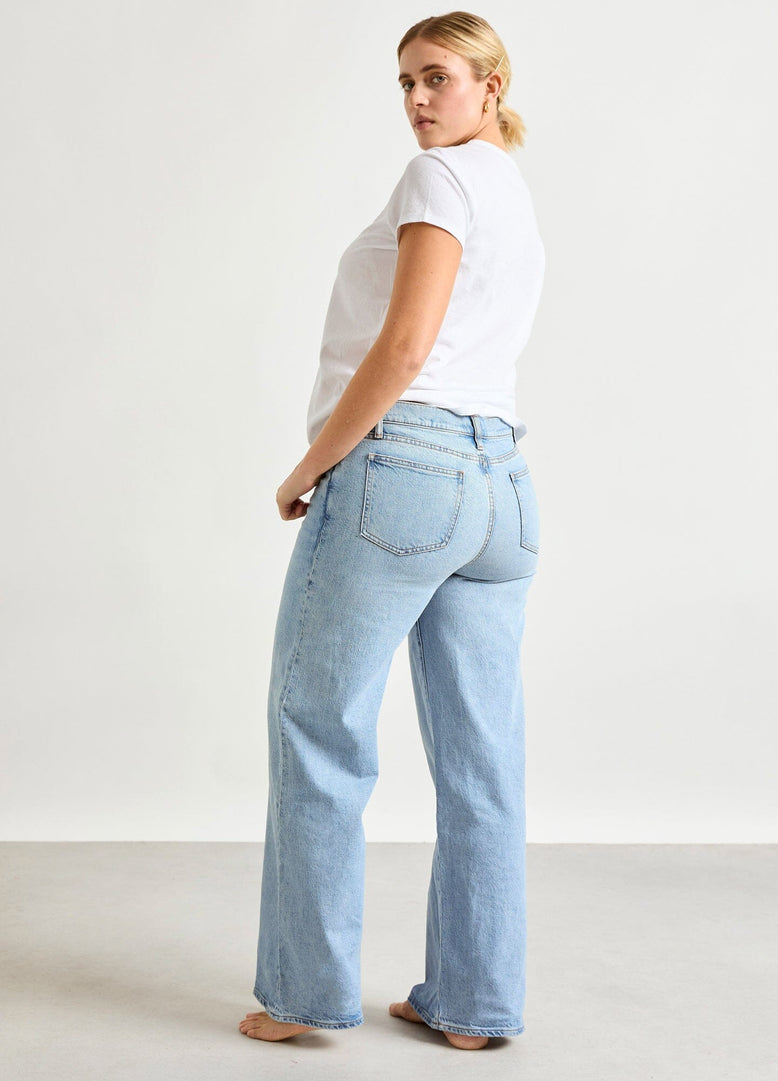 The Relaxed Wide Leg Maternity Jean